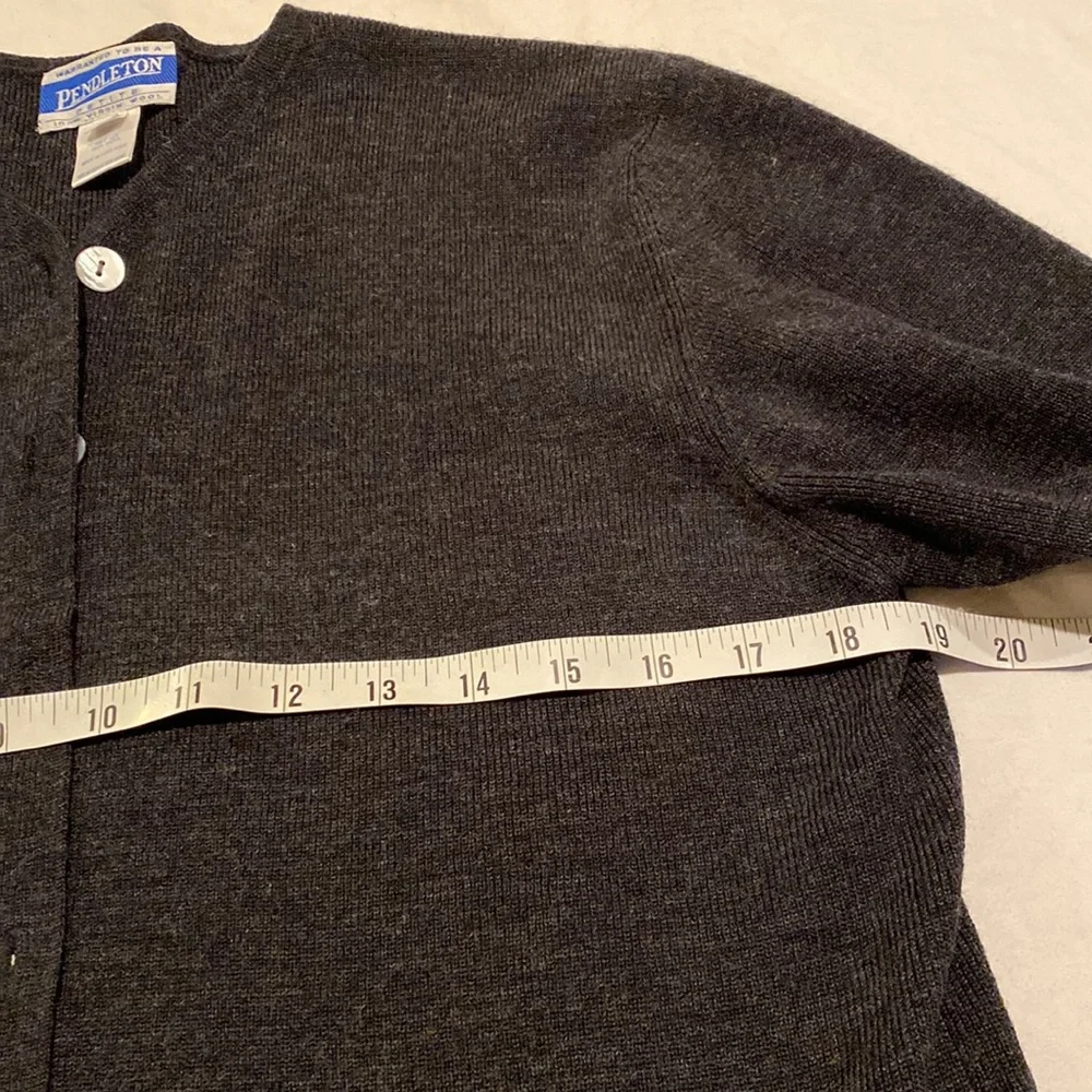 Great Vintage Pendleton dark grey wool cardigan, LP - Picture 6 of 9